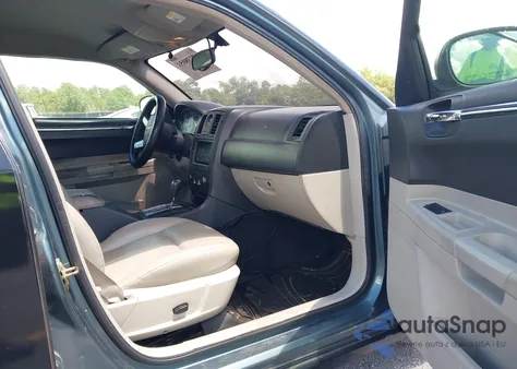 2005 Chrysler 300 Touring из США, поврежденный, VIN 2C3JA53G35H617018